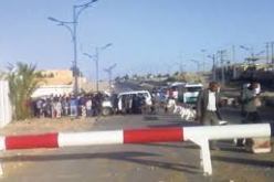 مجموعة من الشباب تطالب بمناصب الشغل تغلق طريقا بمدينة حاسي مسعود