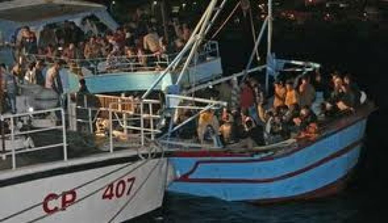 وصول نحو 350 مهاجراً على متن 4 زوارق الى صقلية في ايطاليا