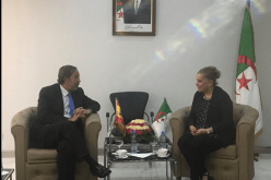 وزيرة الصناعة تسقبل سفير اسبانيا بالجزائر