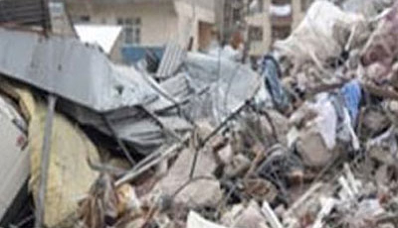 مقتل 76 في انهيار مبنى صناعي بـبنجلاديش