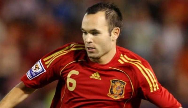 انييستا لا أفكر بالحصول على جوائز فردية