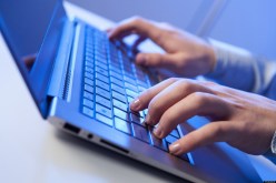 مواطن صيني يقطع يده بسبب إدمانه على الإنترنت