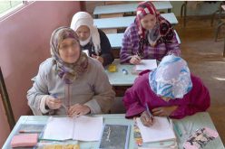 نسبة الأمية بالجزائر تنخفض لأقل من 10 في المئة