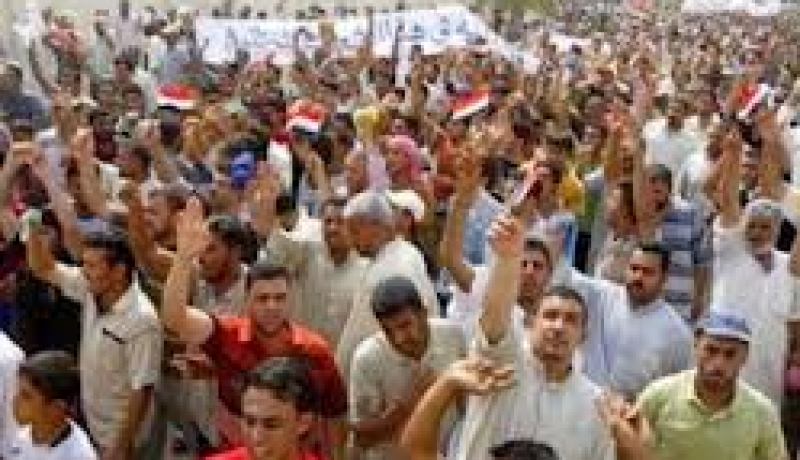 آلاف العراقيين يتظاهرون في بغداد ومحافظات أخرى مطالبين بإصلاحات سياسية في البلاد