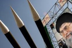 إيران تتحدى أمريكا بتوسيع برنامجها الصاروخي