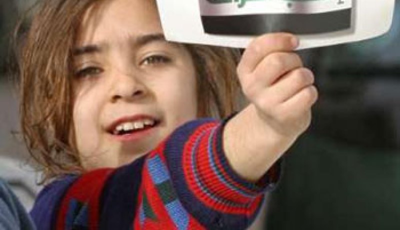 كلينتون تتهم إيران بمحاولة التأثير على الانتخابات التشريعية العراقية