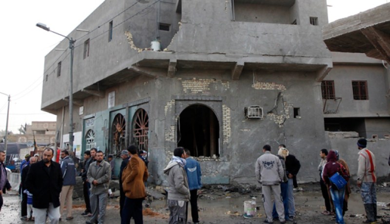 14 قتيلا على الاقل بانفجار عبوتين ناسفتين في غرب بغداد
