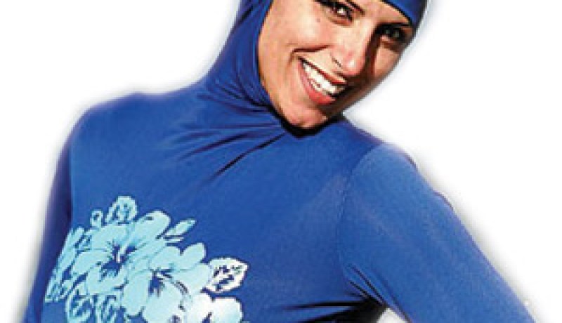 طرد مسلمتين من حمّام سباحة في فرنسا لارتدائهما الزّي الشّرعي