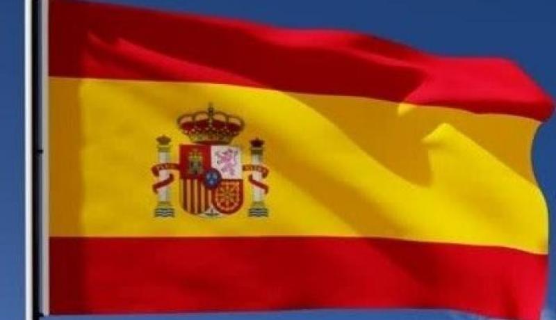 الطوارئ الإسبانية تجلي طاقم سفينة إيطالية بعد احتراقها بالقرب من مايوركا