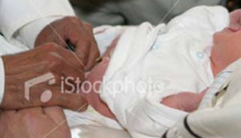 المختصون يحذرون من الختان الجماعي والأخطاء الطبية صعبة الإصلاح والبعض فقد عضوه الذكري