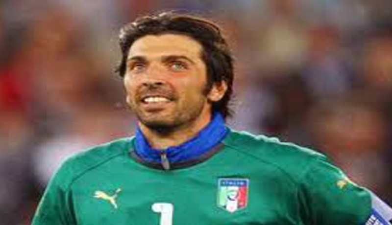 الايطالي بوفون أحسن حارس مرمى خلال ربع القرن الفارط