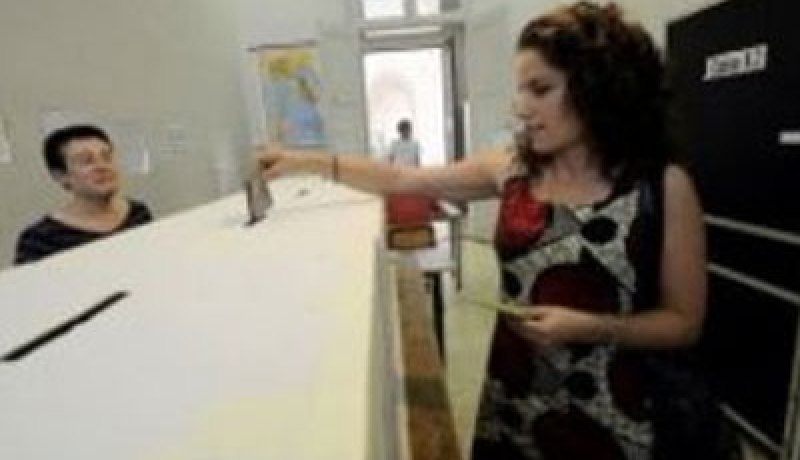 اتهامات بتزوير الأصوات فى الانتخابات التشريعية بإيطاليا