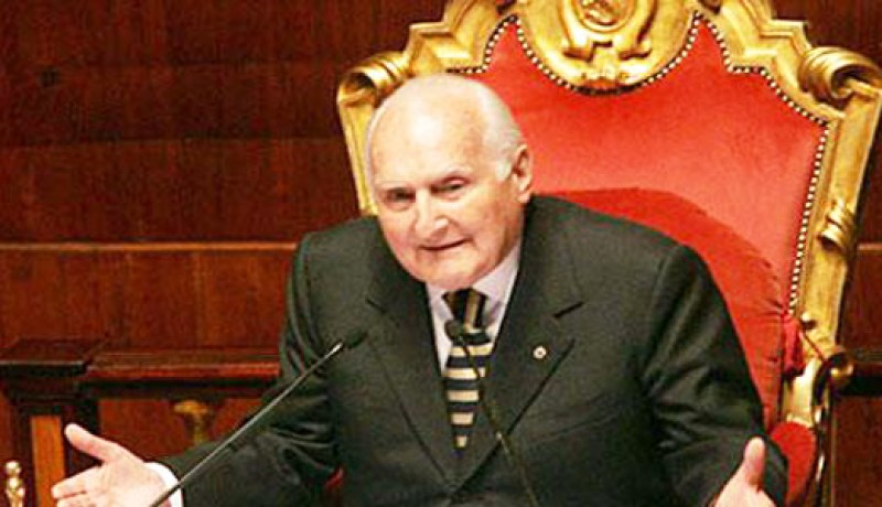 وفاة الرئيس الايطالي الأسبق سكالفارو عن عمر  93 عاما