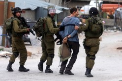 جيش الكيان الصهيوني يعتقل 26 فلسطينيا من مناطق متفرقة بالضفة الغربية