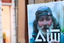 متشرد يتحول لنجم علامة تجارية شهيرة بباريس