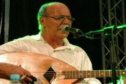 وفاة مطرب الأغنية الأمازيغية لوناس خلوي عن عمر يناهز 66 سنة