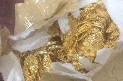 بالصور توقيف مسافرين بحوزتهما 4 كلغ من الذهب خبآها تحت ملابسهما