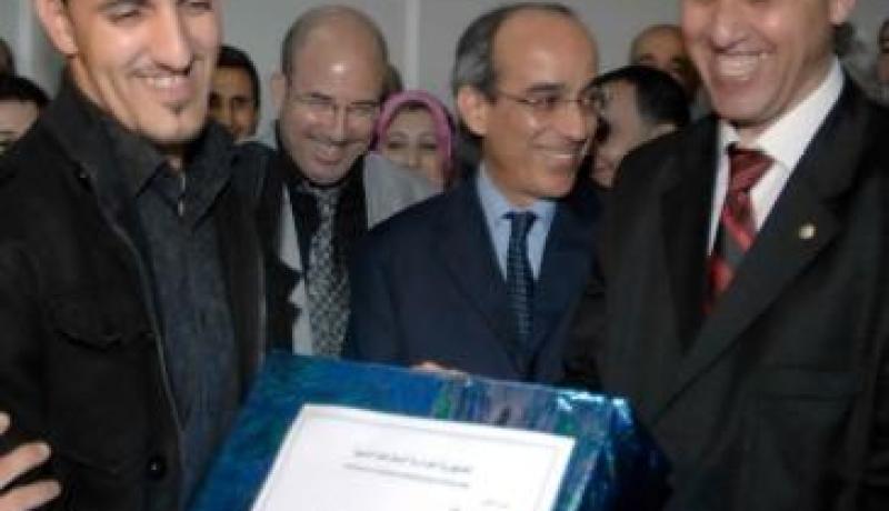 وزير الإتصال يكّرم مصور ''النهار'' جعفر سعادة الفائز بلقب أحسن مصور