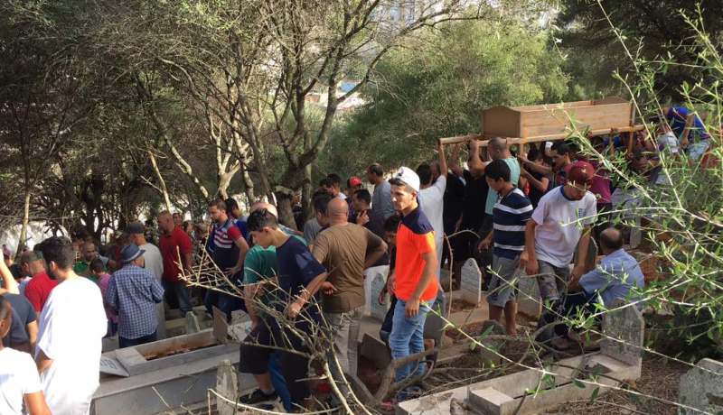بالفيديو والصور.. تشييع جثمان “علاء” في جو مهيب