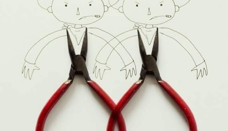 أشياء من الحياة اليومية تتحول إلى لوحات فنية