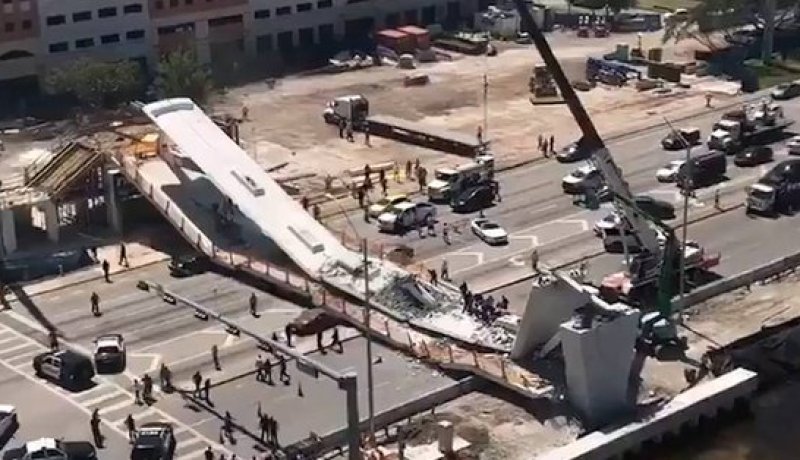 انهيار جسر للمشاة في ولاية فلوريدا الأمريكية وأنباء عن إصابات