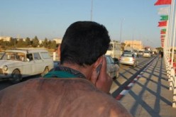 تضرب زوجها وتحرمه من المرحاض لأنه كلم شابة في الهاتف