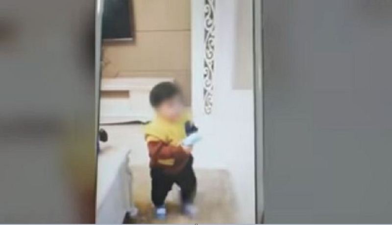 أب يعرض رضيعته للبيع لتسديد ديونه المتراكمة!