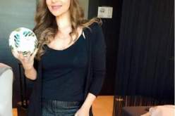 الفيفا يمنح كرة للفنانة كارول سماحة لهذا السبب