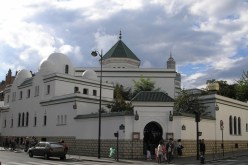 المجلس الفرنسي للديانة الإسلامية يخصص خطبة الجمعة لإدانة العنف والإرهاب