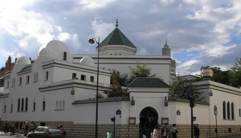 المجلس الفرنسي للديانة الإسلامية يخصص خطبة الجمعة لإدانة العنف والإرهاب