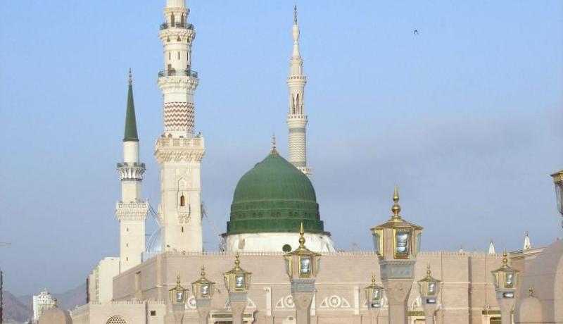 بالفيديو هكذا احتفل مؤذن الحرم النبوي الجديد بأول آذان له