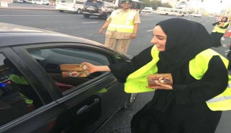 خذوا العبرة من وزراء الإمارات