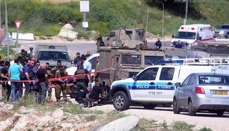 اعتقال فلسطينيتان طعنتا اسرائيلي في محطة الحافلات
