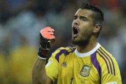 مانشستر يونايتد يريد التعاقد مع الحارس الأرجنتيني