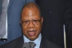 الوزير الأول المالي يحل بالجزائر في زيارة عمل