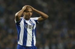 براهيمي يتفادى عقوبة الإيقاف !