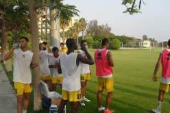 شبيبة القبائل تجري حصة تدريبية أخيرة على أرضية ملعب الإسماعيلية