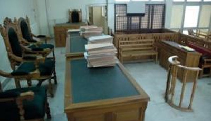 ابــــن يفضـــــح خيانـــــة أمـــــه لأبيـه مع عشيقها فــــي منـــــزل الزوجيـــــة بالعاصمــــة