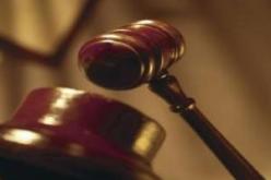 يحفــــــرون حفـــــرة تحـــــت منـــــزل لسرقــــــة أغراضــــــه بڤديـــــــل