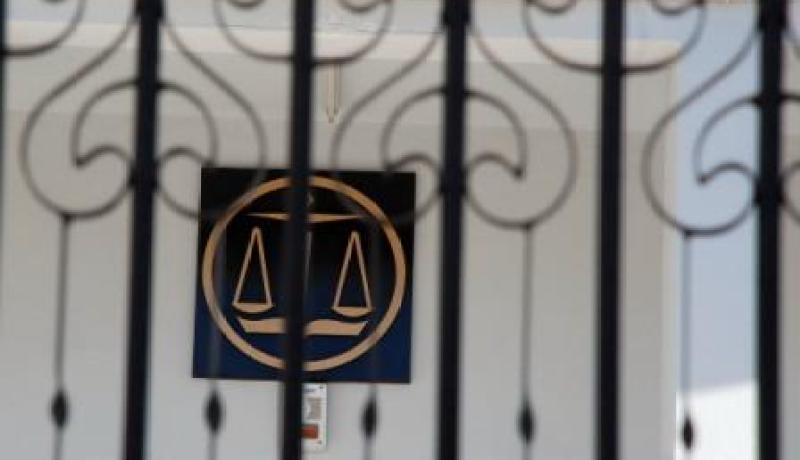 جـامـعـي يسـتـنـتـخ كـتـبا تحـريـضـية لجـماعـة دروكـدال فـي جـامـعـة “خـروبـة”