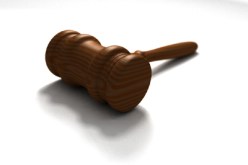 مارس معها الرذيلة في‮ ‬منزلها وعندما توفي‮ ‬رمته في‮ ‬سلالم العمارة بقسنطينة‮ ‬