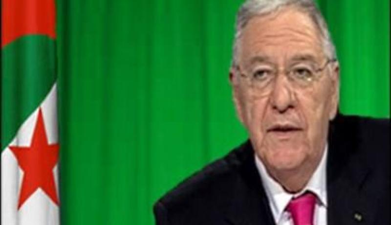 ولد عباس من الضروري أن تكرس الجزائر استقلاليتها في مجال جراحة القلب و الشرايين