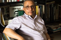 السفارة الأمريكية في الجزائر تهنئ الكاتب “ياسمينة خضرا” بعد رغبة “نتفليكس” في تحويل كتابه الى مسلسل