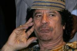 معمر القذافي يعرض الجنسية الليبية على التوارق