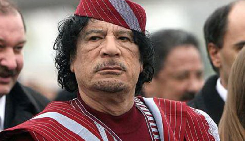 نشر قائمة الجزائريين الذين أكلوا من‮ ‬يد القذافي‮!‬