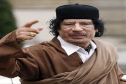 القذافي يدعو للإستيلاء على الأسلحة التي ألقتها فرنسا ويهدد أوروبا