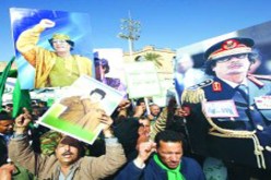 الآلاف من أنصار القذافي يدعون إلى الجهاد