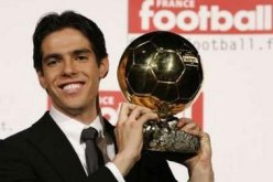 كاكا يفوز بجائزة الكرة الذهبية لعام 2007
