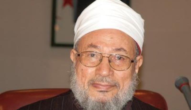 يسب القرضاوي ويؤم المسلمين