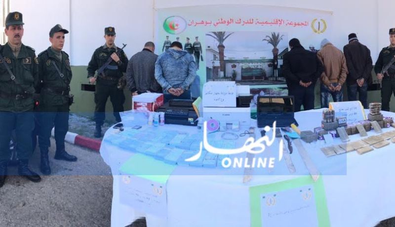 بالصور..تفكيك شبكة اجرامية مختصة في تزوير العملة الوطنية بوهران
